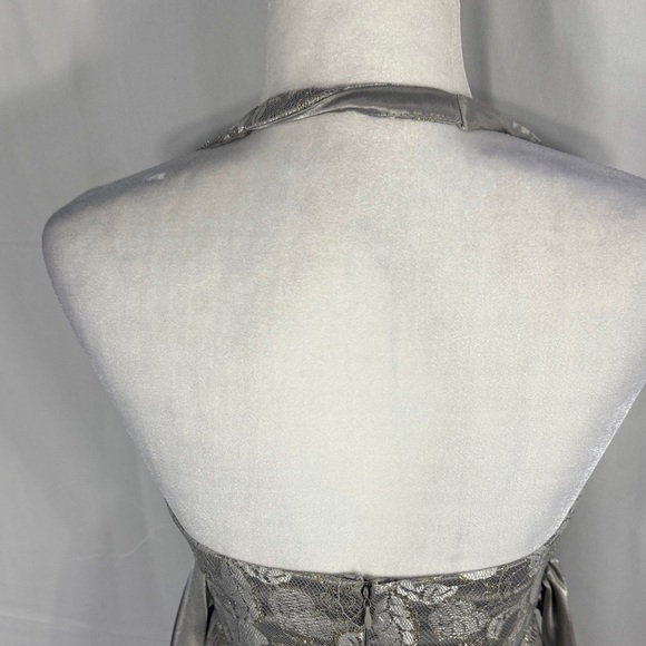 BARI JAY PETITE SILVER FLORAL LACE HALTER DRESS SZ 4 - Picture 9 of 11